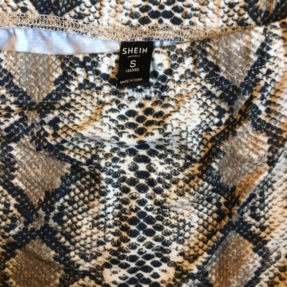 Snake Skin Pattern Mini Skirt (matching crop top on my page available) - Picture 5 of 11